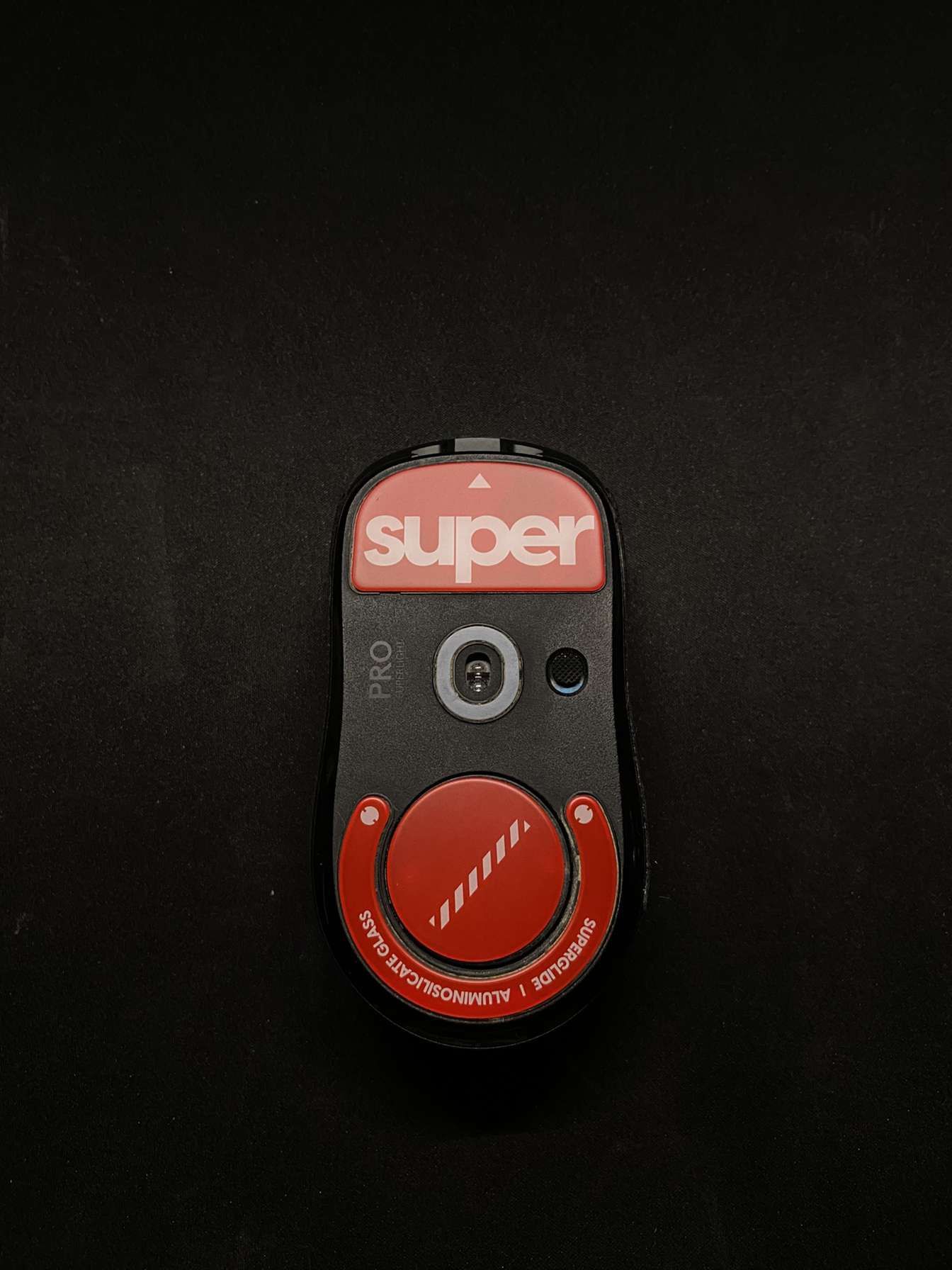 Logitech G Pro X Superlight | Zamontowane gripy i ślizgacze