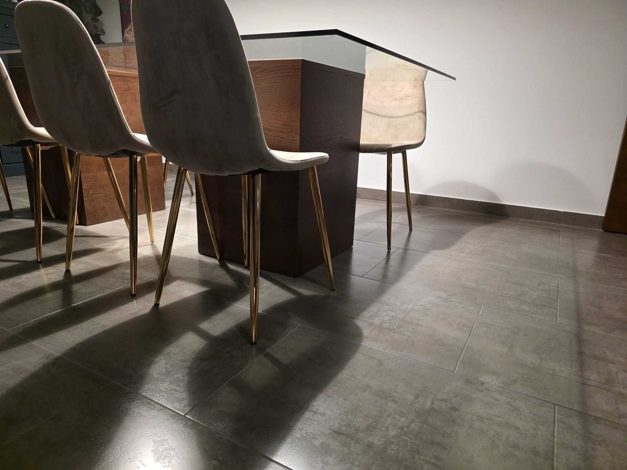 Conjunto Mesa e Cadeiras