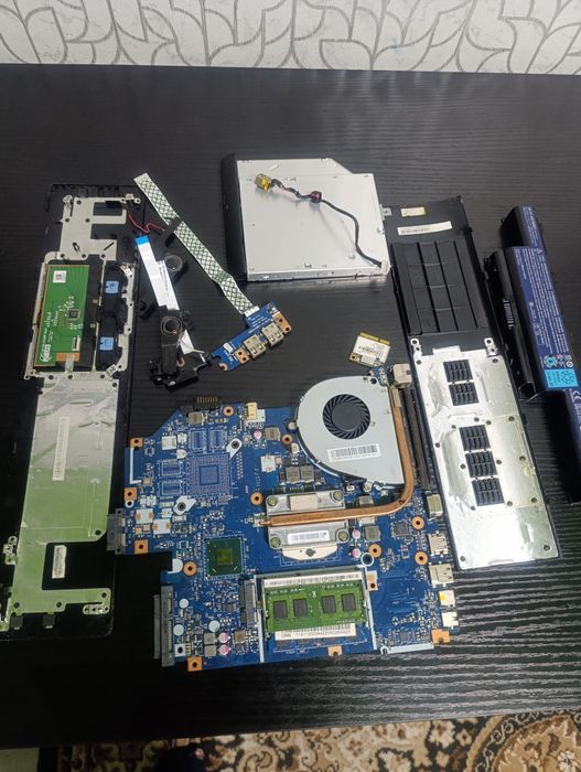 Ноутбук Acer V3-571 i3 2-е  на запчасти