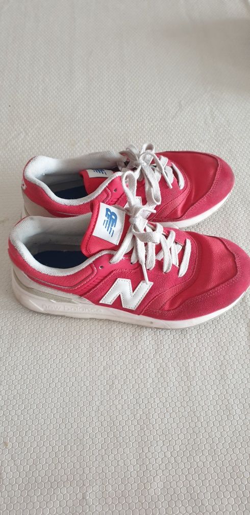 Tenis New Balance vermelhos