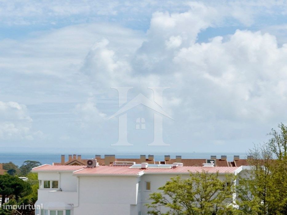 Apartamento T3 em Cascais com Vista Mar e Garagem Box