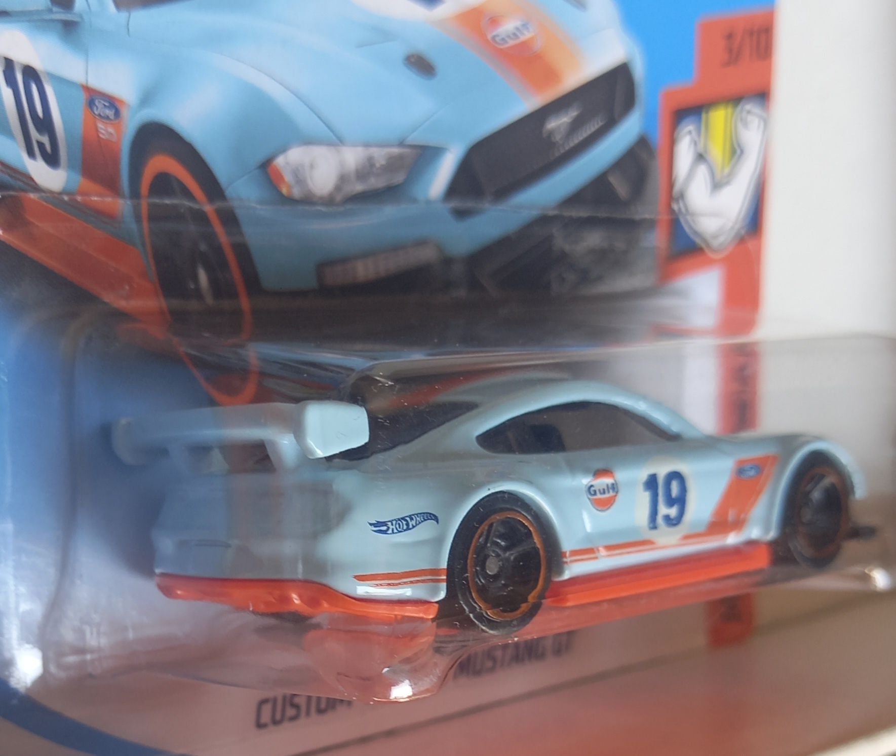 Conj 2 hot wheels custom 18 Ford Mustang GT