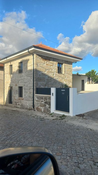 Tenho casa T2 para alugar