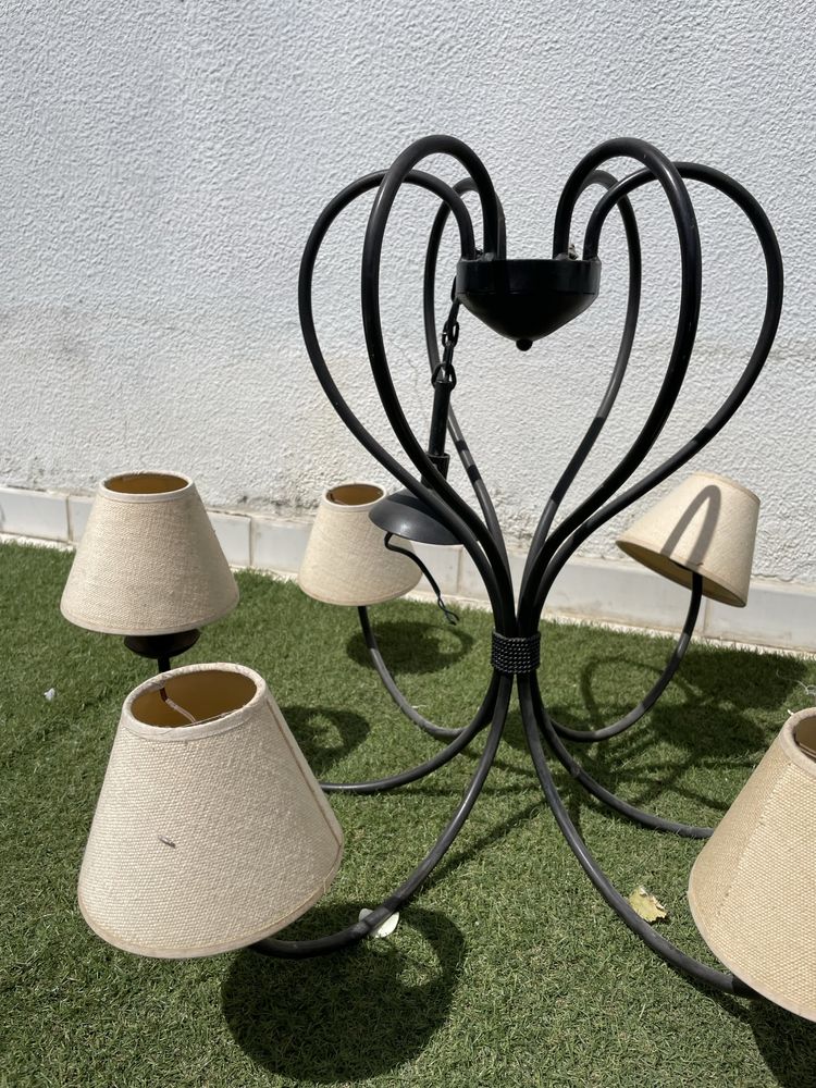 Lustre se ferro preto