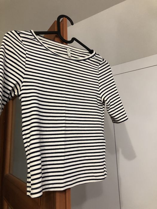 Crop top koszulka z krótkim rękawem w paski rozmiar S Stradivarius