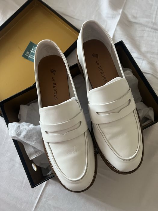 Лофери жіночі ,колір білий ,натуральна шкіра ,розмір 38-39