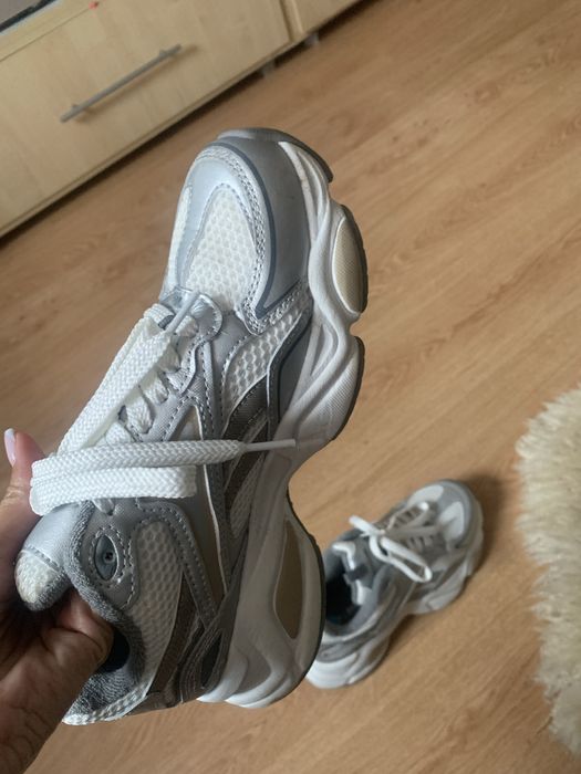 Красовки нові!!!