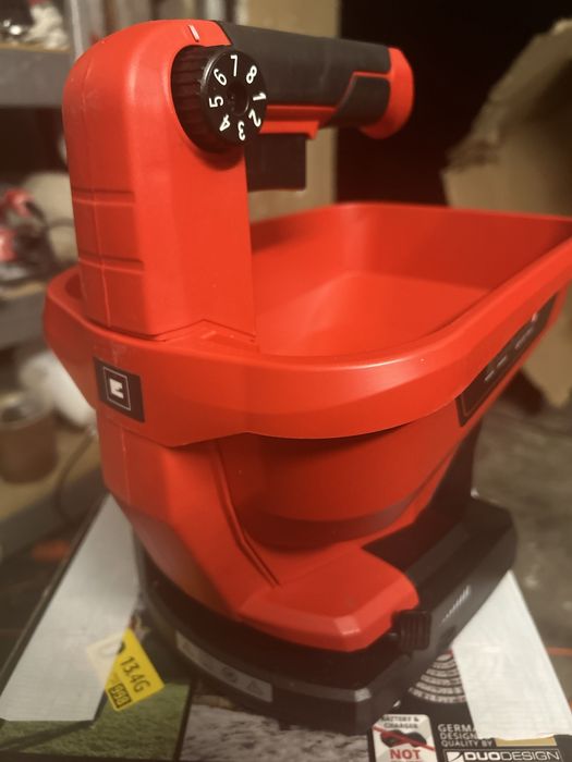 Uniwersalny siewnik kpl. Z akumulatorem i ladowark