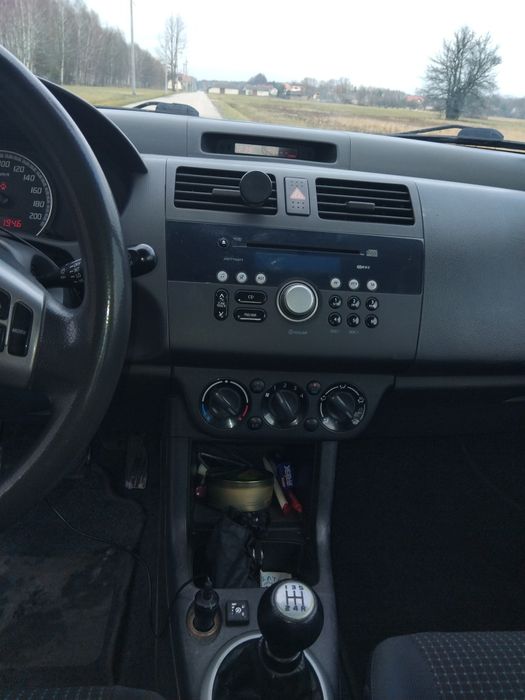 Suzuki I SwifT 2006 GAZ