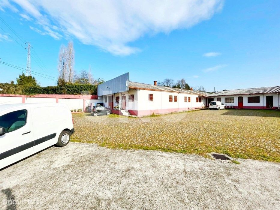 Fábrica/ Indústria com 650 m2, em Santiago de Riba UL, Oliveira de ...