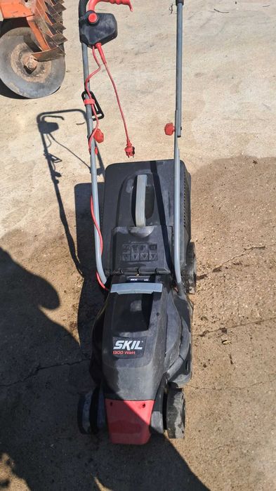 Maquina de cortar Relva 1300W