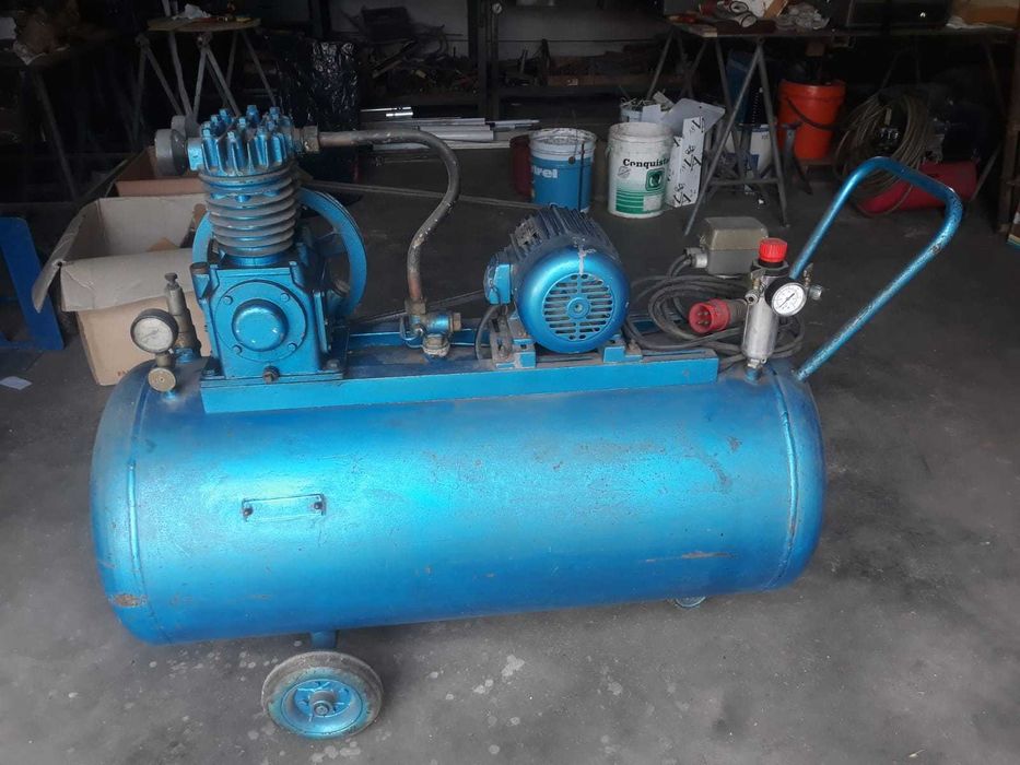 Compressor 200L Trifásico