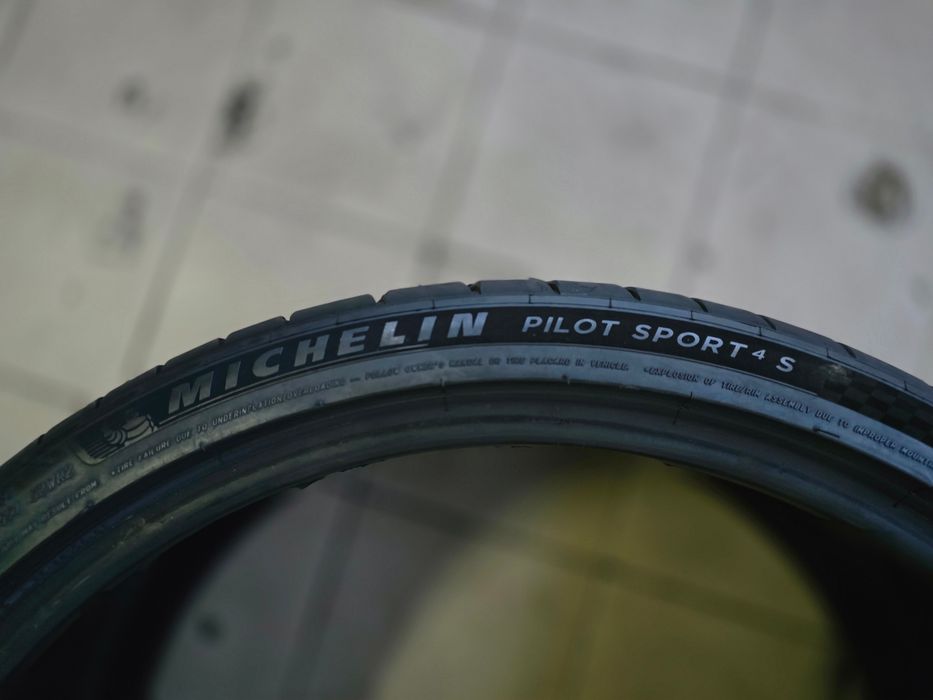 Pneus 265/30 R21 Michelin Pilot Sport 4s