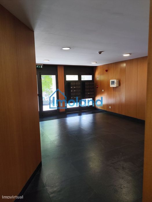 Investimento  -  Escritórios - Estação do Metro-Vila Nova de Gaia