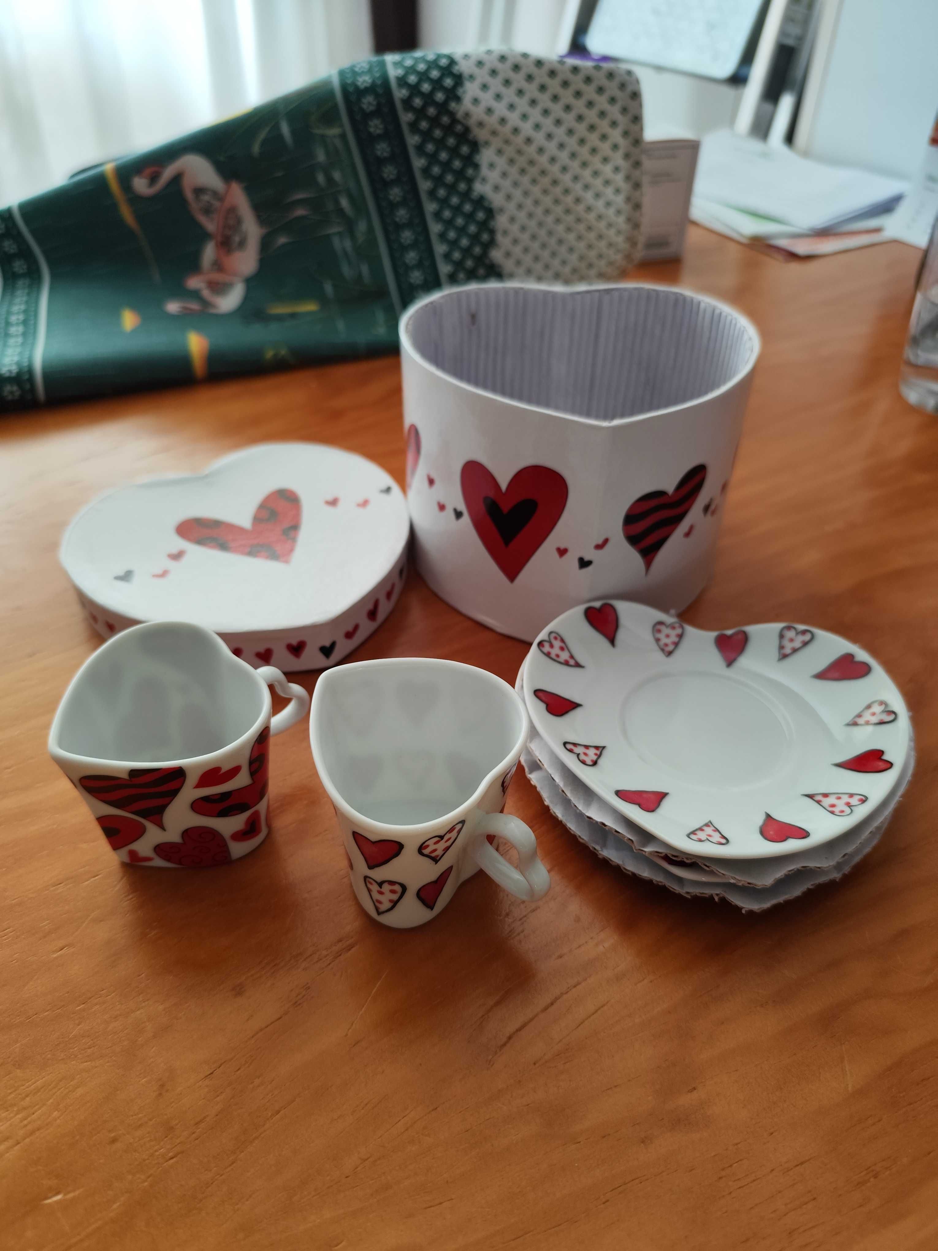 Conjunto de duas chávenas de café