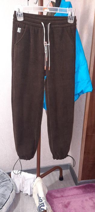 Женские вильветовые штаны.