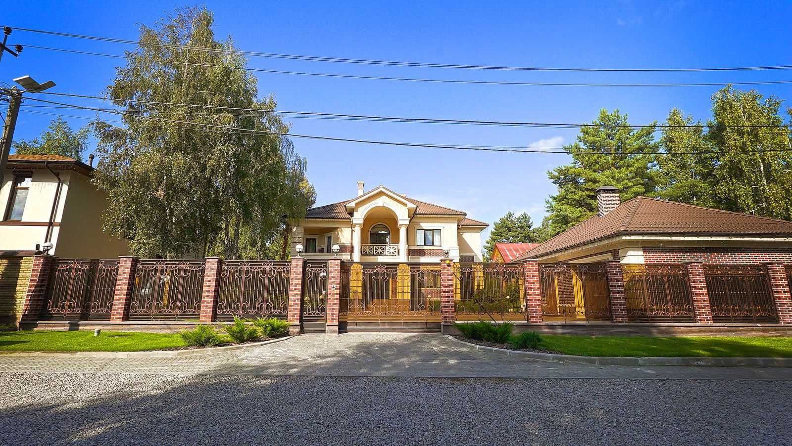 Чудовий будинок в с. Гореничі. Приватна територія!