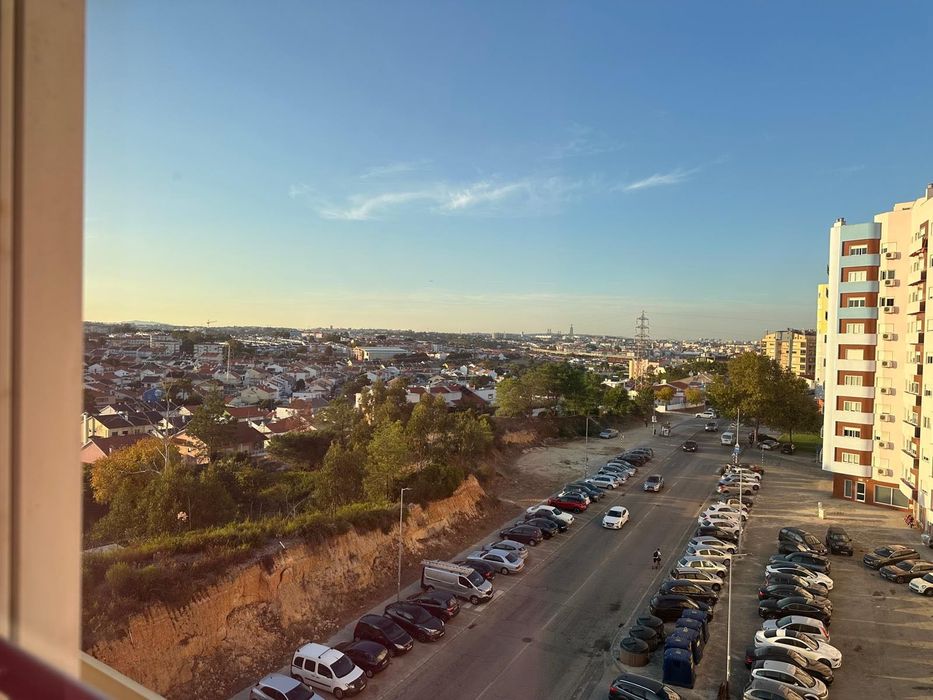 Arrenda-se T2 MOBILIADO em Santa Marta - Corroios