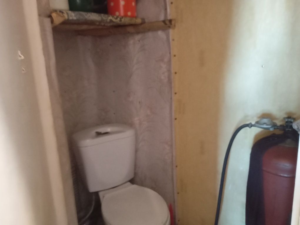 Срочно !!   Продам  2 комнаты в с. Нерубайское  12.т.у.е.