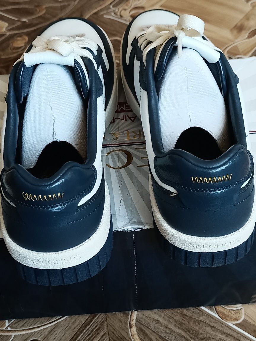 Кроссовки женские Skechers
