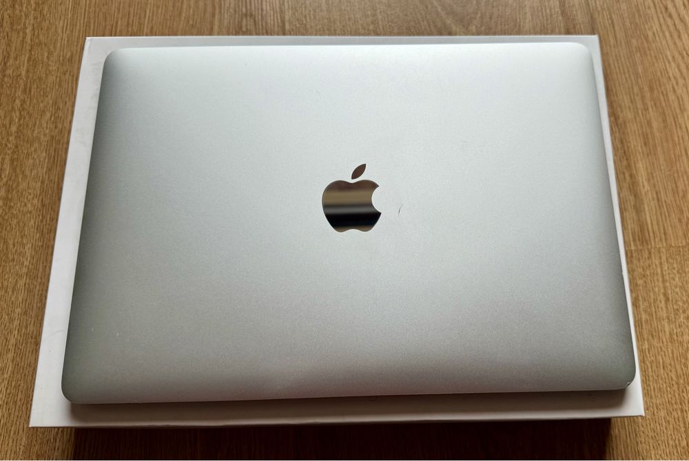 Macbook 12 retina 2015 8gb RAM 256 GB zadbany, gratisy