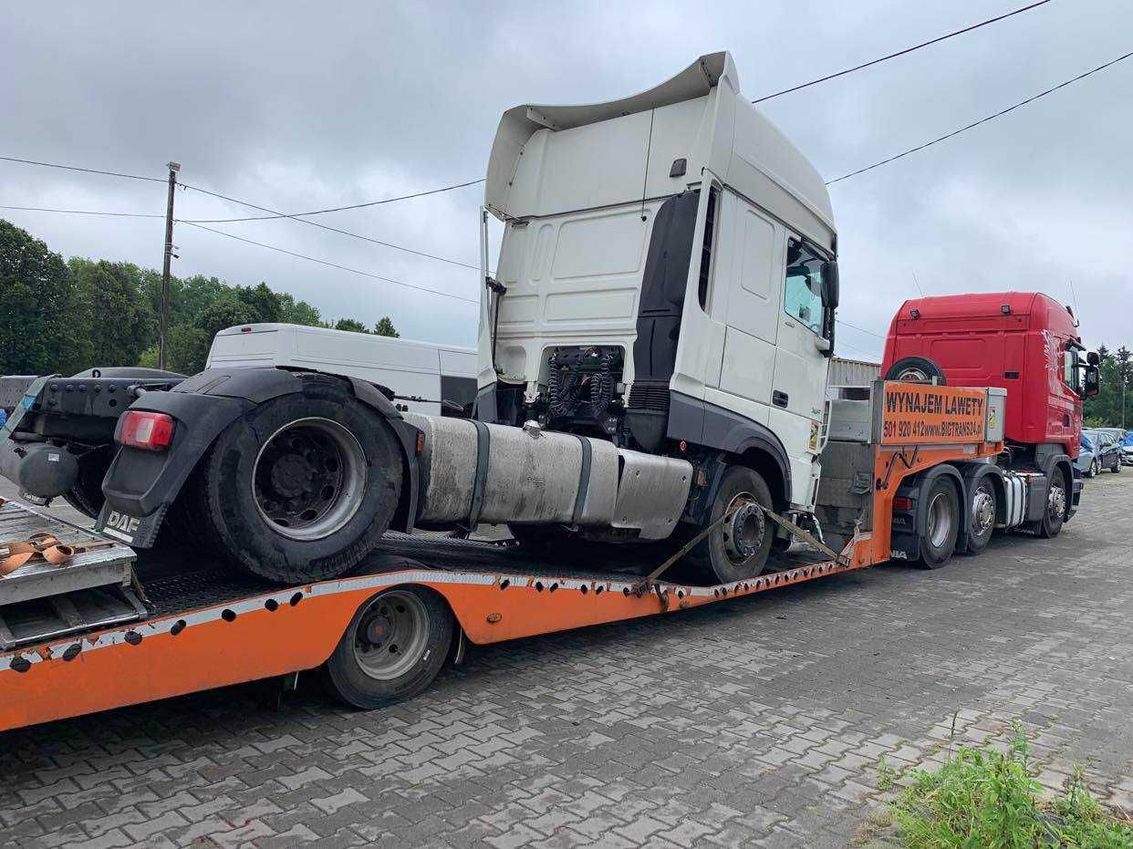 Wynajem Lawety Niskopodwoziowej, Transport Ciągników Siodłowych