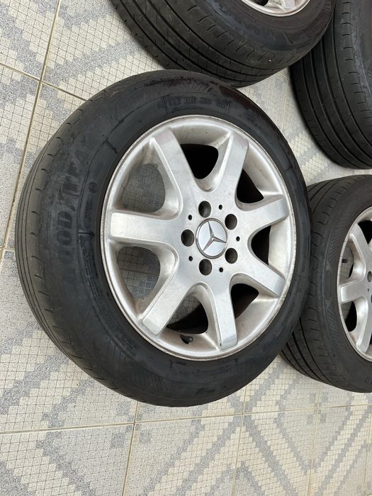 Jantes 16 Mercedes c/ dois pneus em bom estado