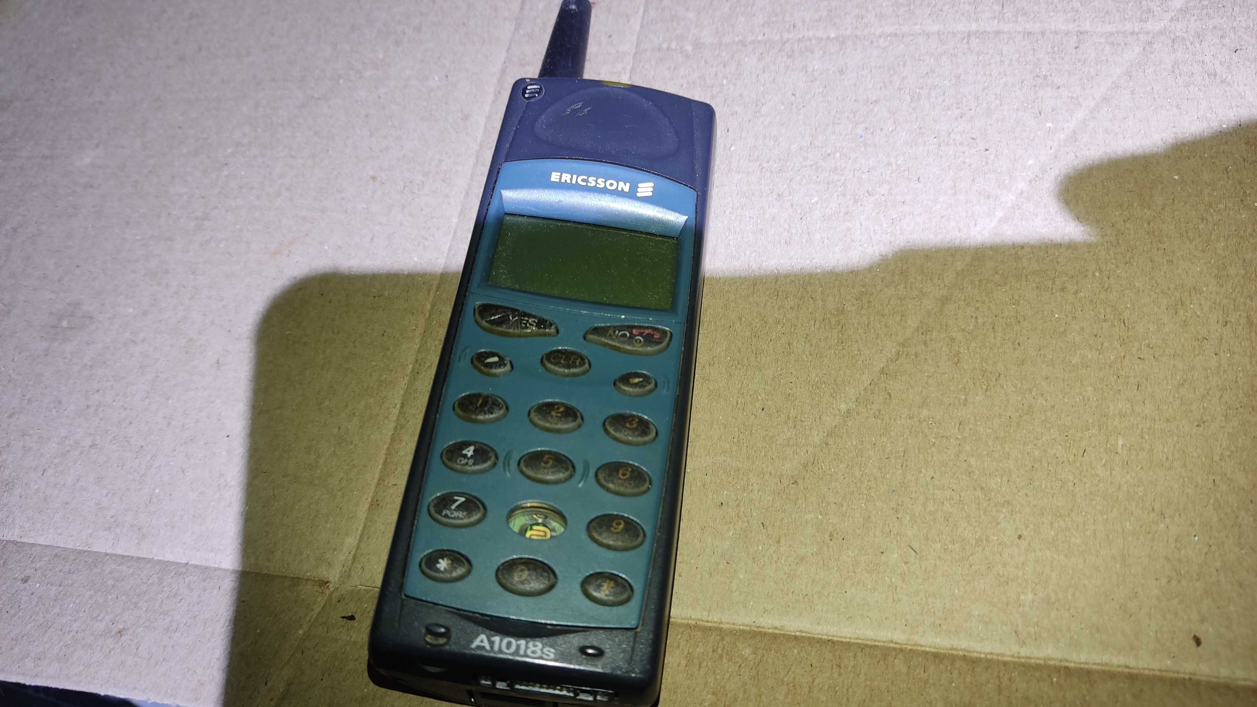 Мобильный телефон Ericsson 1018s рабочий