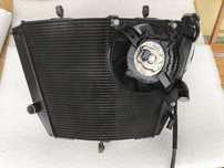 Suzuki GSX-R 600 750 k8 L0 k9 chlodnica