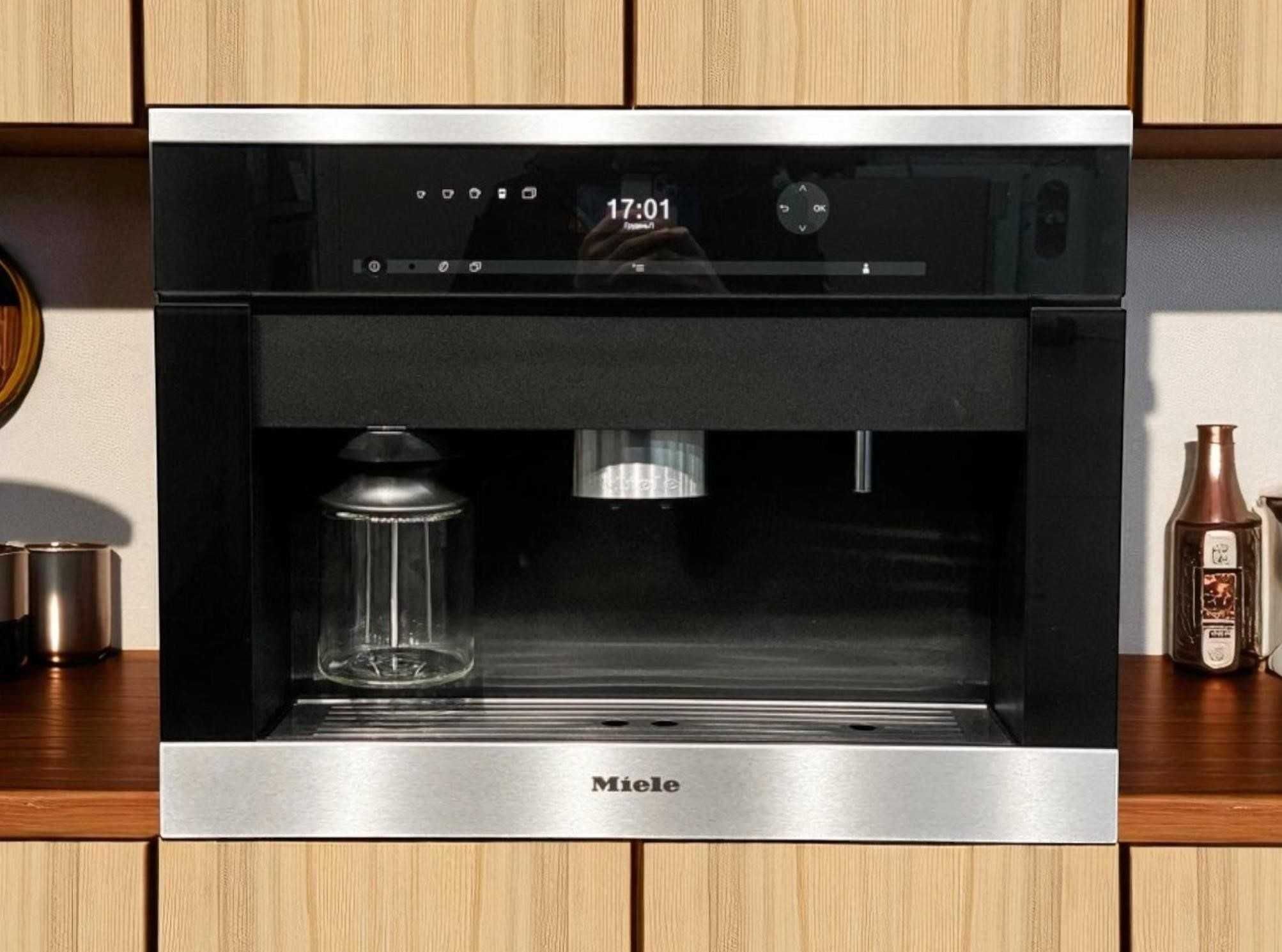 Кавомашина Miele / Міле CVA 6401, вбуд. резервуар 2.3 л, чорна/хром
