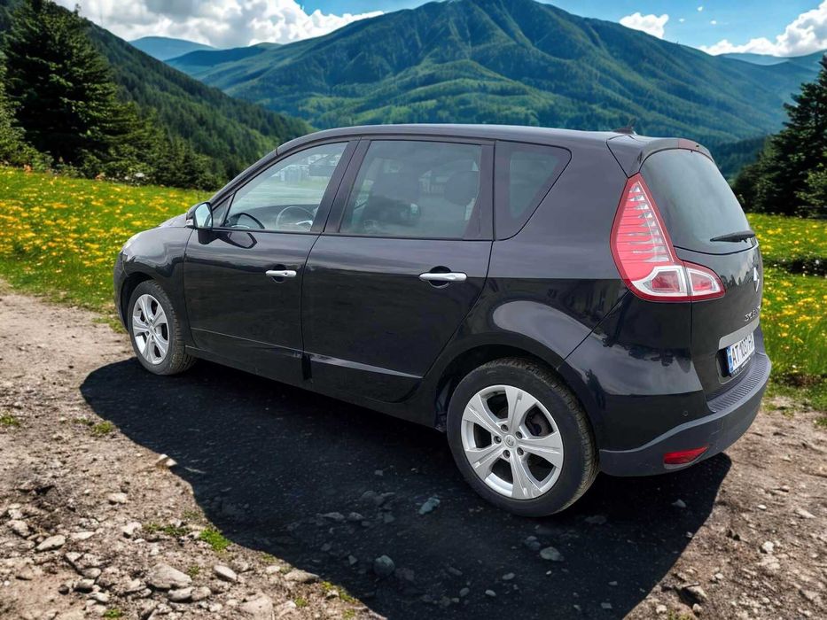 Оренда авто  Renault Scénic 1.4 TCe  – бензин, універсал