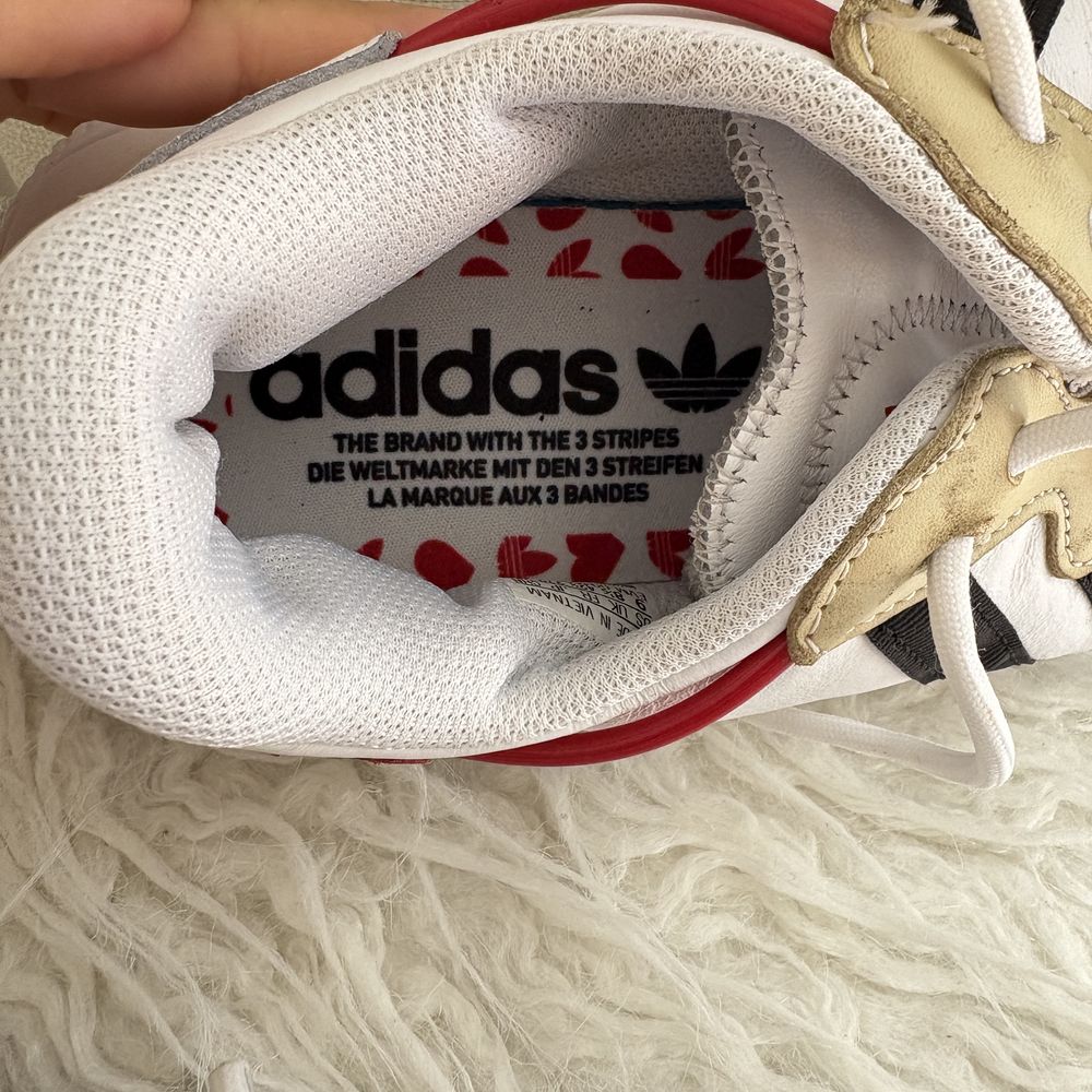 Adidas Ozweego Cremes