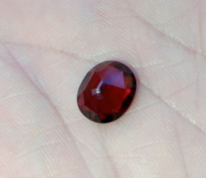 Гранат Родоліт. 3.41ct.  Мадагаскар.