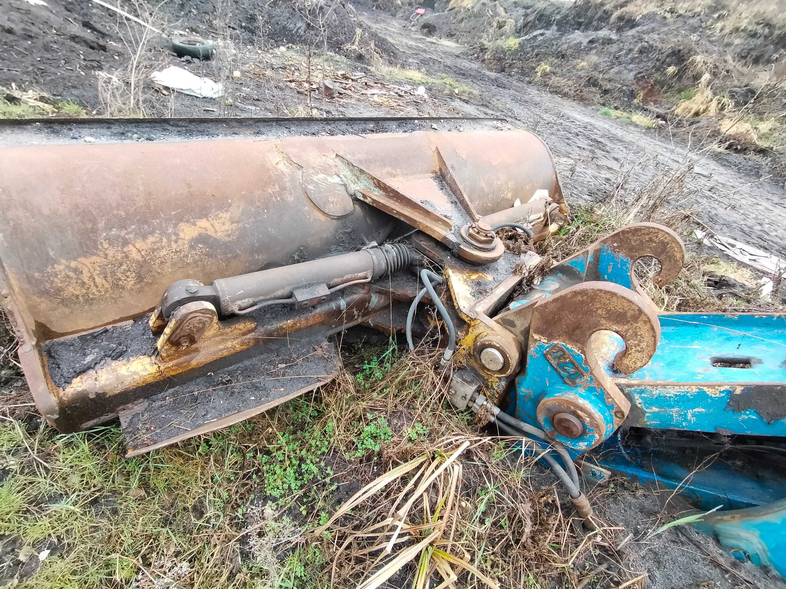 Łyżka skarpowa uchylna Liebherr R934 SW48