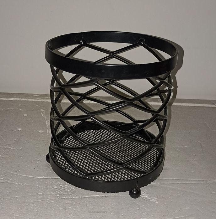 Ociekacz do sztućców, świecznik, przybornik na biurko