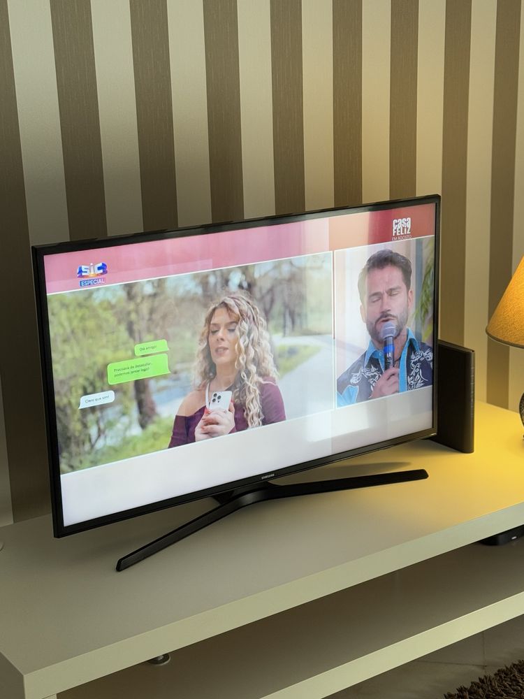 TV SAMSUNG 40 polegadas modelo UE40KU6000K - como nova