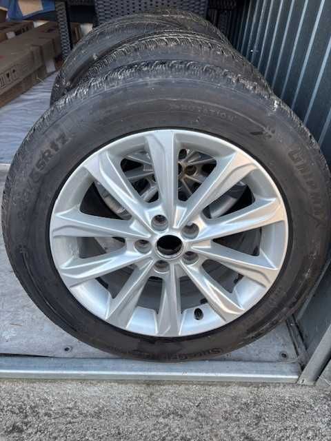 Felgi z oponami zimowymi Ford 205/55 R17