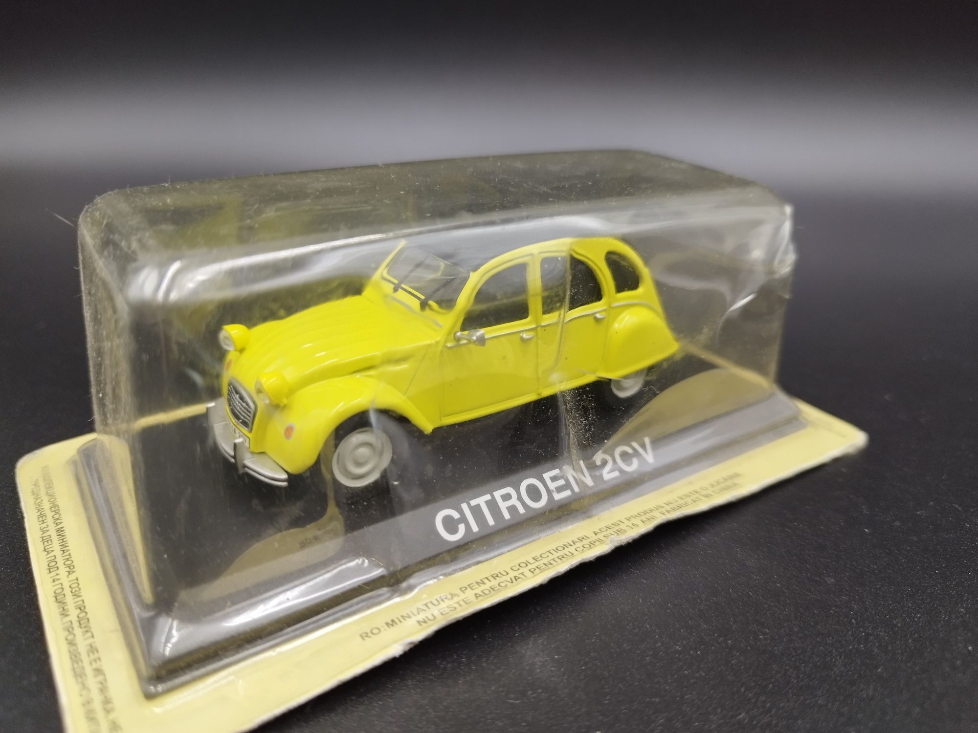 1:43 Deagistini Citroen 2CV model nowy w bardzo dobrym st
