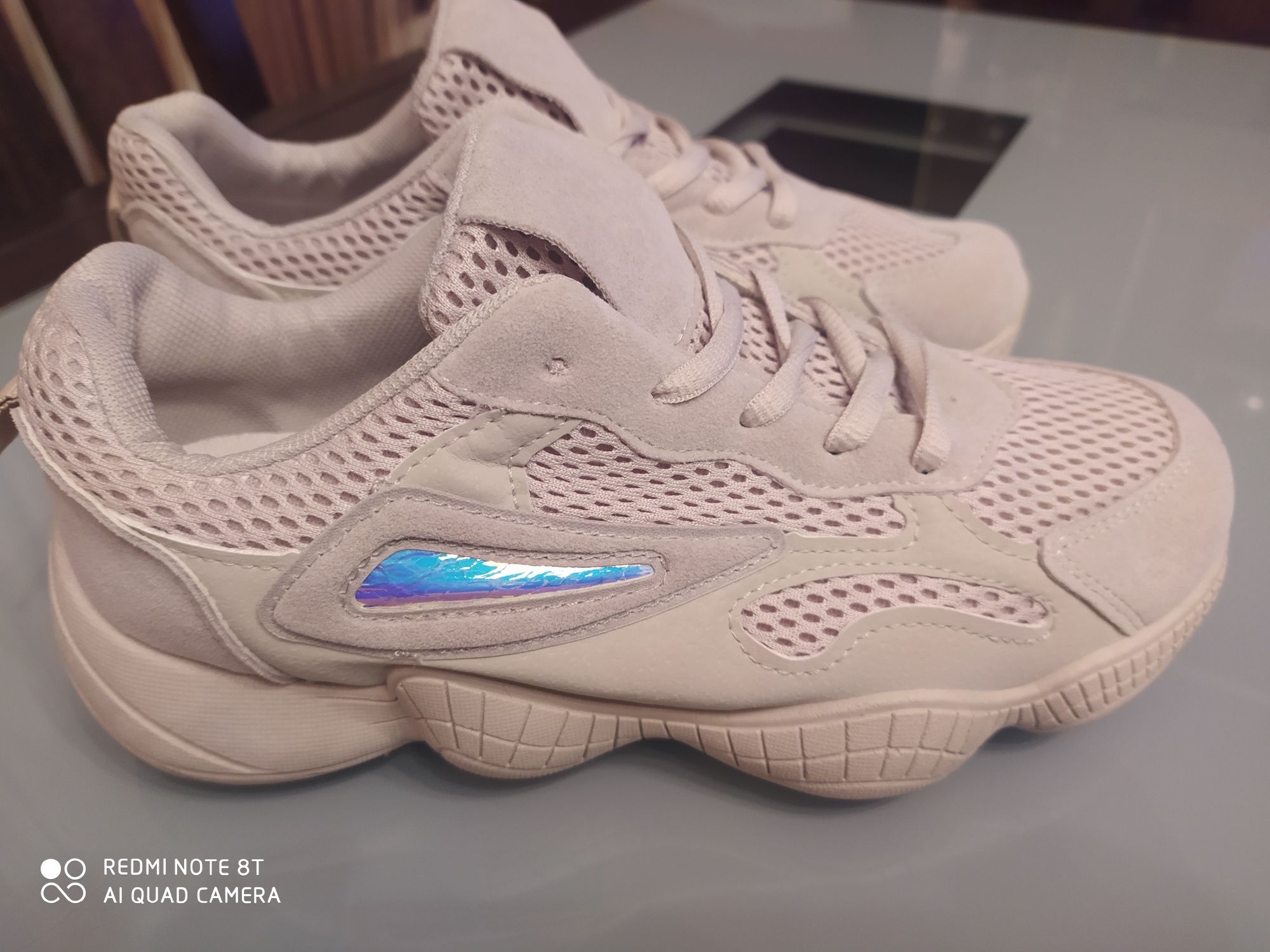 Nowe adidasy jak Yeezy 500