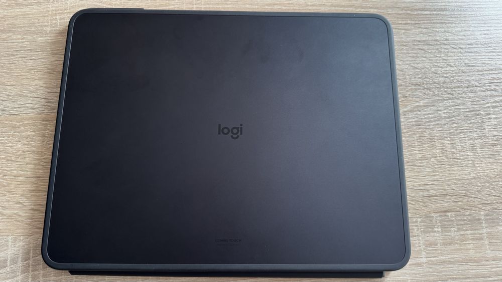 Etui i klawiatura Logitech Combo Touch iPad 13 Pro (M4)