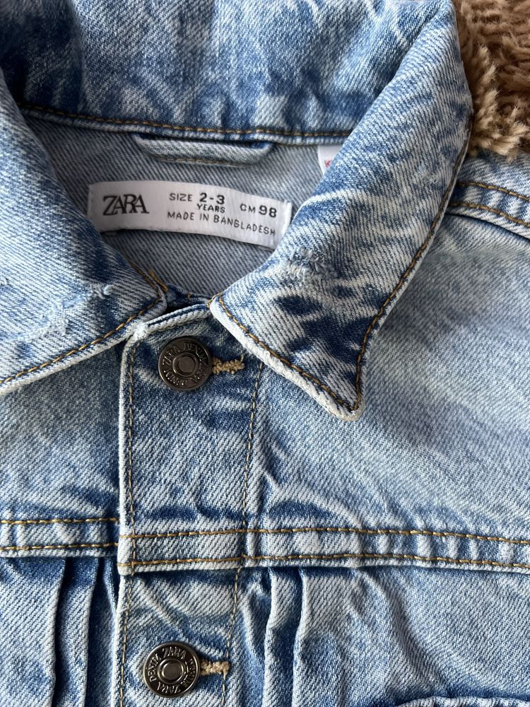 Куртка джинсова Zara для хлопчика або діачинки 98 розміт