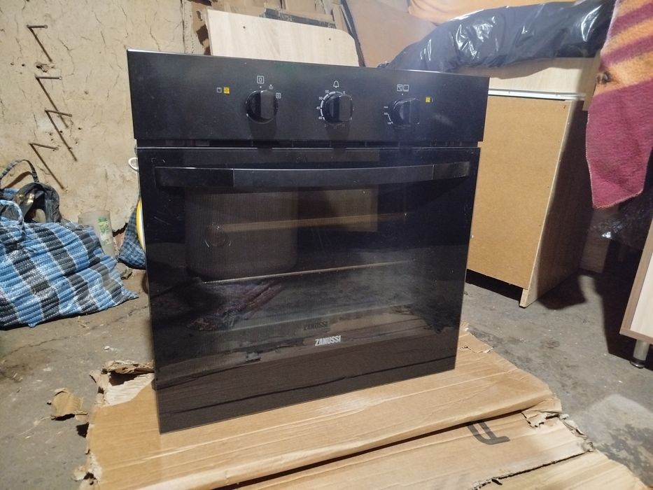 Духовий шкаф ZANUSSI