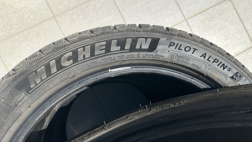4 Pneus Michelin 235/45/18