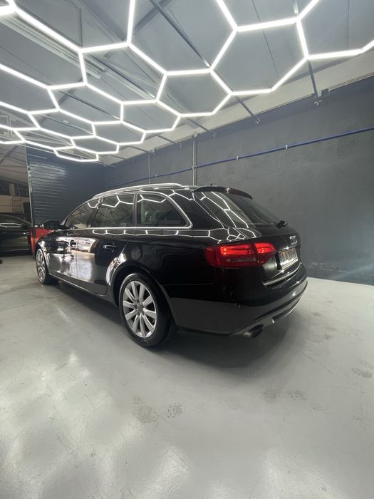 AUDI A4 AVANT 2.0 TFSI QUATTRO