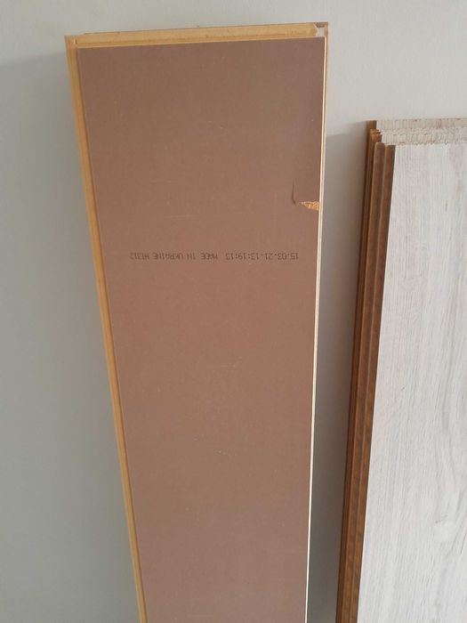 Szare panele podłogowe z demontażu