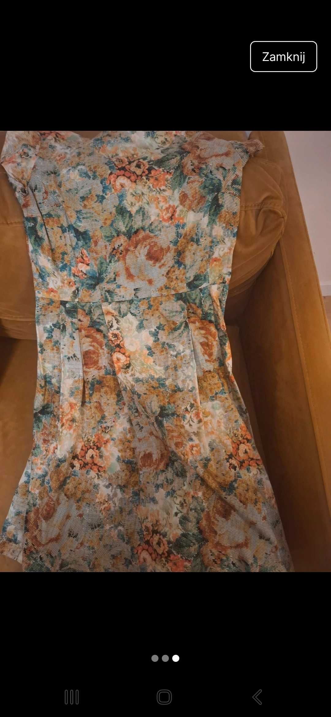 Kolorowa sukienka midi Grey Wolf rozmiar M