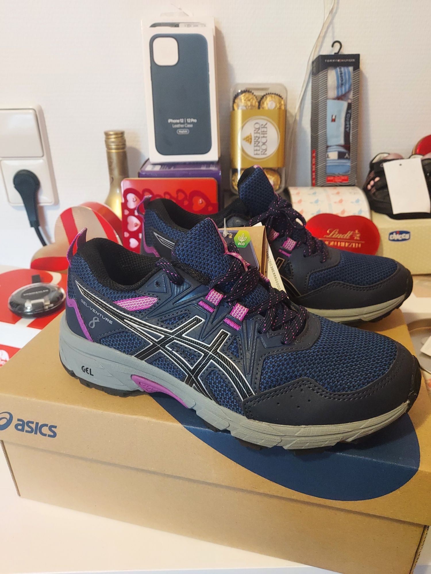 Фирменные оригинал кроссовки Asics Gels