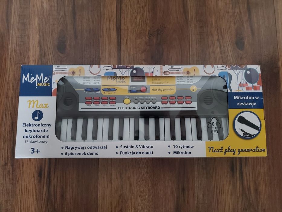 Elektroniczny keyboard z mikrofonem
