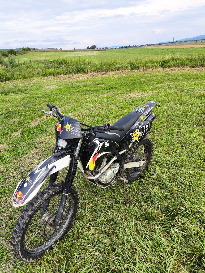 Motocykl Beta RE/RR 125