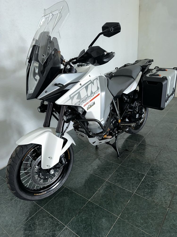 Ktm 1290 T ………….